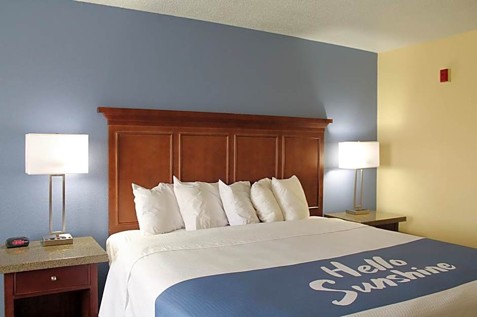 Days Inn by Wyndham Batavia Ohio