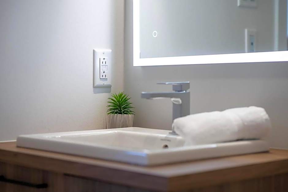 Chalet XO Tremblant - 5BRs, Private Baths, Spa, Sauna & Rooftop