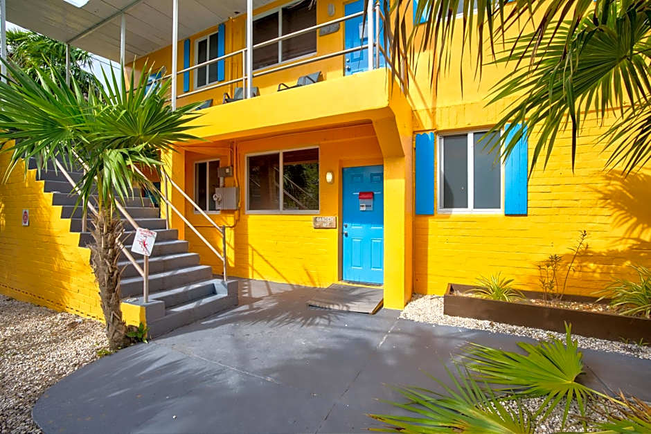 Captain Pip's Marina & Hideaway