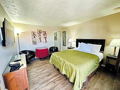 Deluxe Queen Room