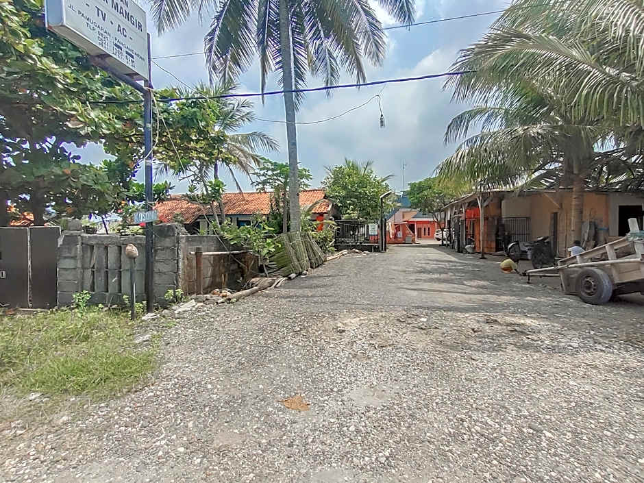 RedDoorz near Pamugaran Beach Pangandaran