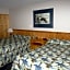 Lakeside Motel