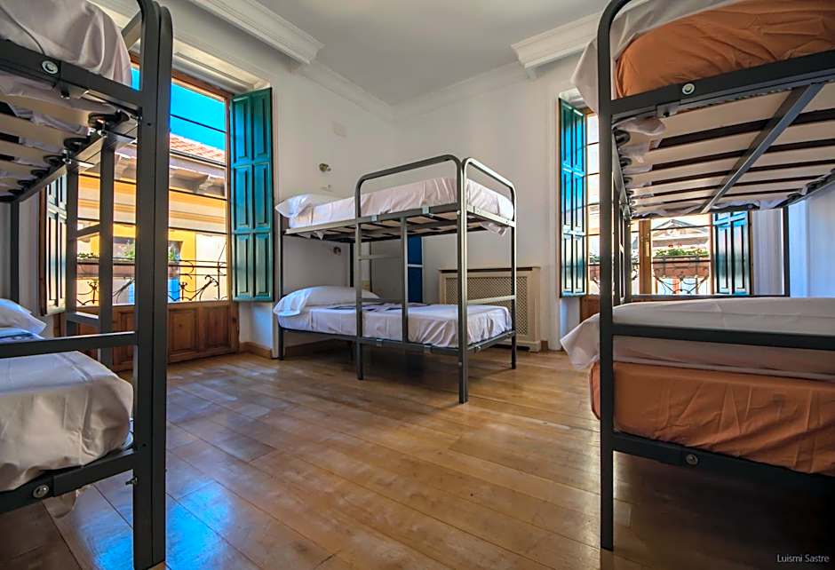 Hostel Covent Garden by gaiarooms