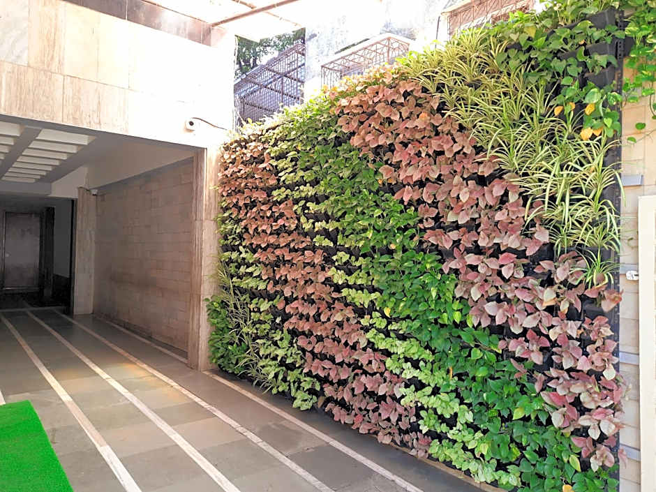 Ramee Guestline Khar Hotel