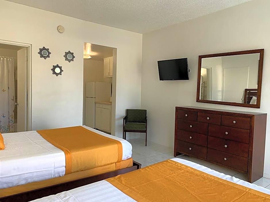 Photo 1 of 11 of Double Room