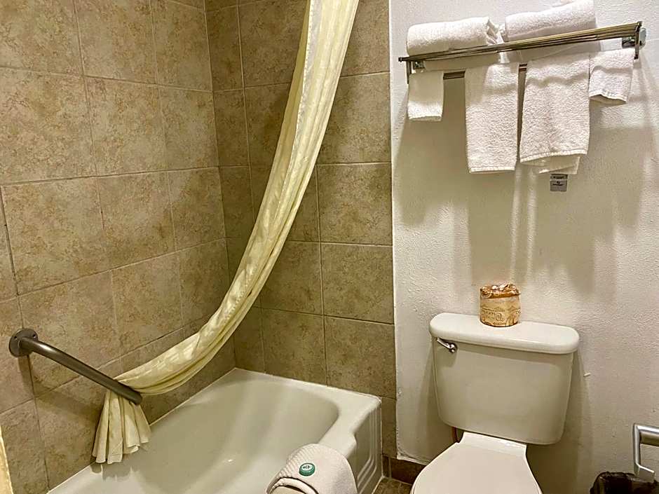 Super 8 by Wyndham Albuquerque Downtown