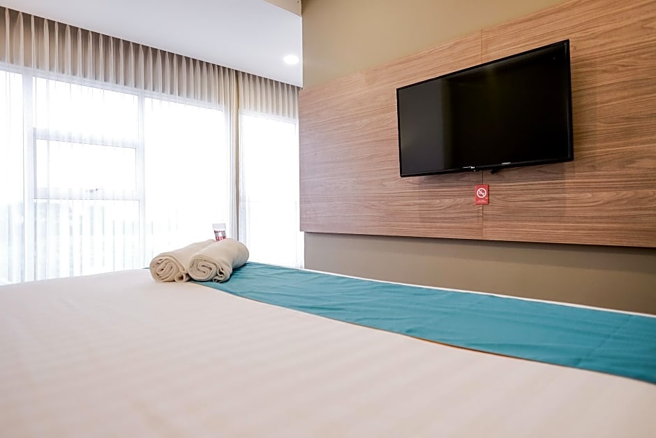 Sans Hotel Puri Indah Jakarta