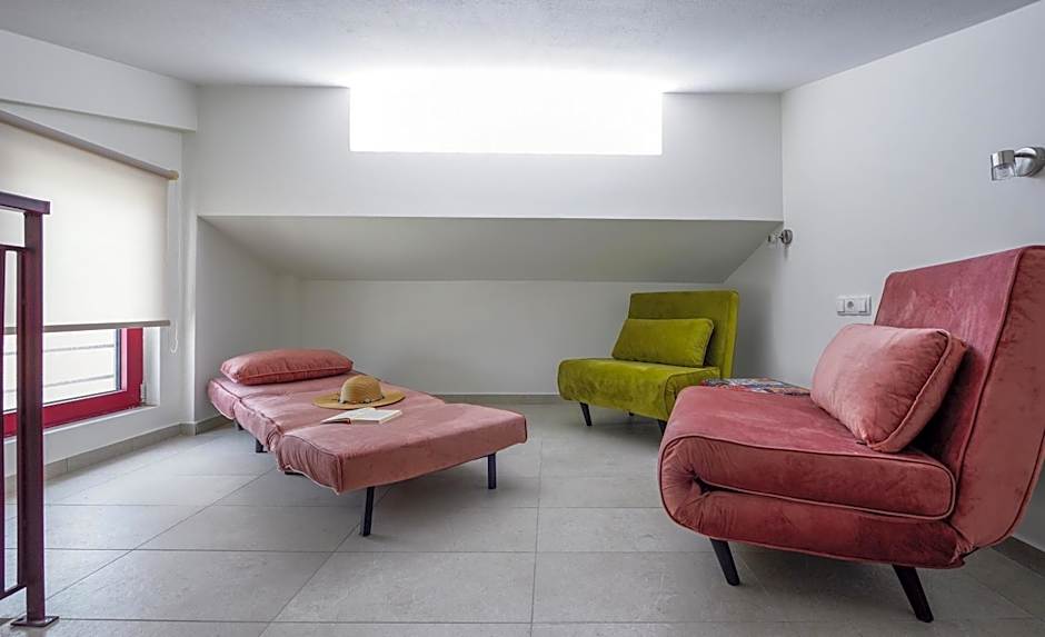 Elpiniki Luxury Rooms