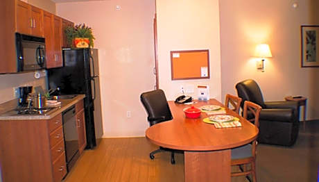 Queen Suite with Mobility Accessible Tub