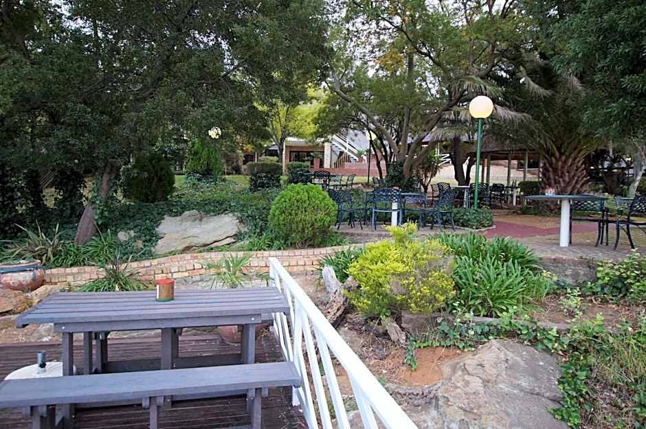 The Waterfront Country Lodge