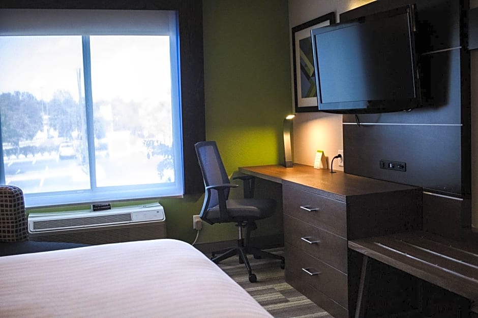 Holiday Inn Express Hotel & Suites Columbia I-26 @ Harbison Blvd By IHG