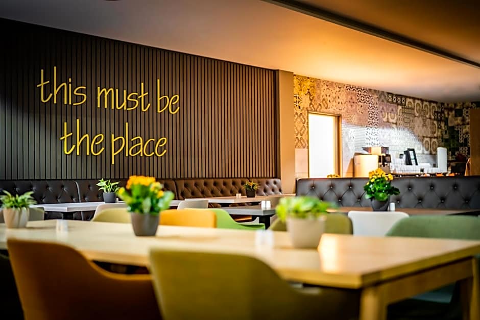 LOGINN Hotel Stuttgart Zuffenhausen