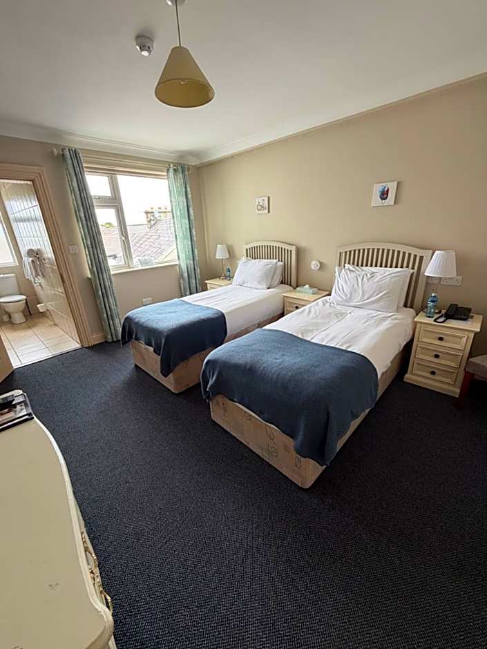 Connemara Lake Hotel
