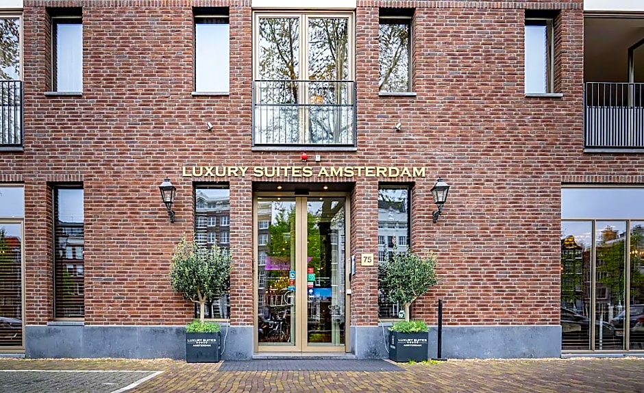 Luxury Suites Amsterdam – Amsterdam, NY