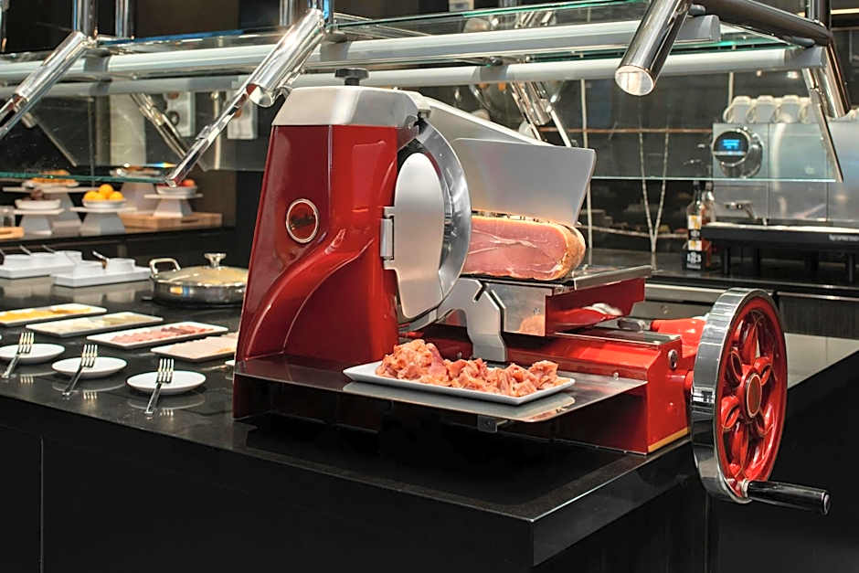 AC Hotel by Marriott St. Louis Clayton