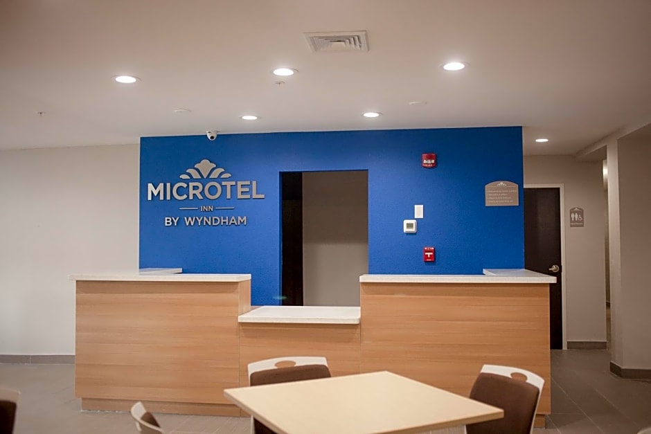 Microtel Inn & Suites by Wyndham Camp Lejeune/Jacksonville