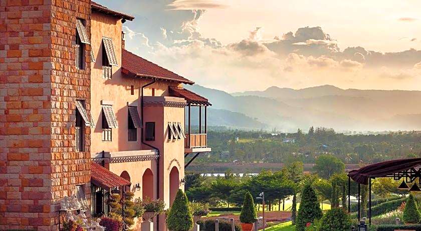 Town Square Suite by Toscana Valley