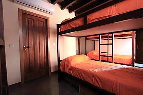 1 Person in 4-Bed Dormitory - Female Only