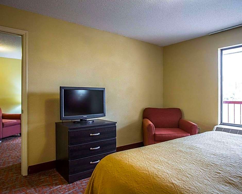 Quality Inn & Suites Monroe