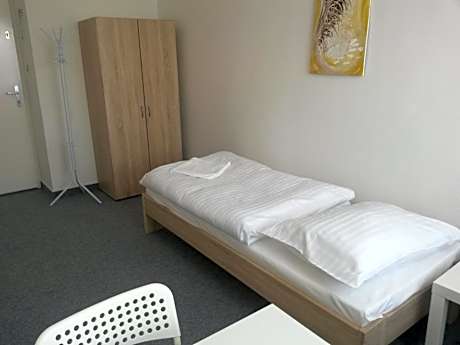 Single Room with Shared Bathroom