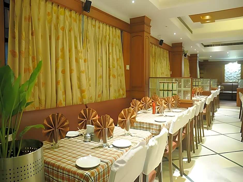 Hotel Maurya Residency