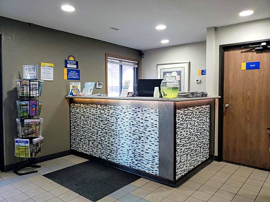 Days Inn by Wyndham Willmar