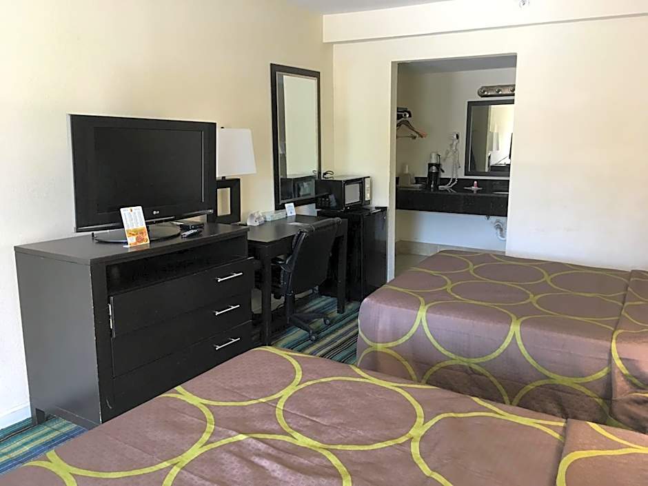 Super 8 by Wyndham Augusta