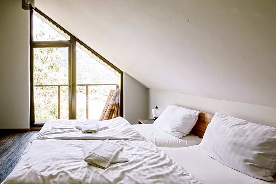 Szumny Dwór - pokoje z łazienkami