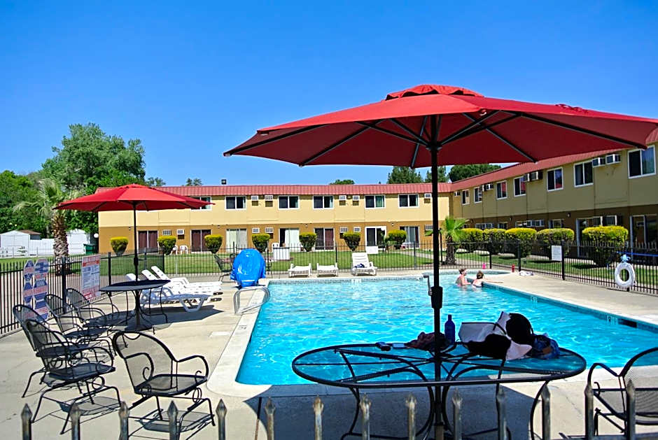 Travelodge by Wyndham Red Bluff South of Redding