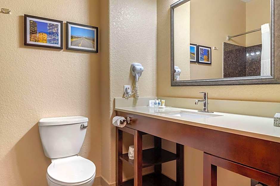 Comfort Suites Baytown I 10