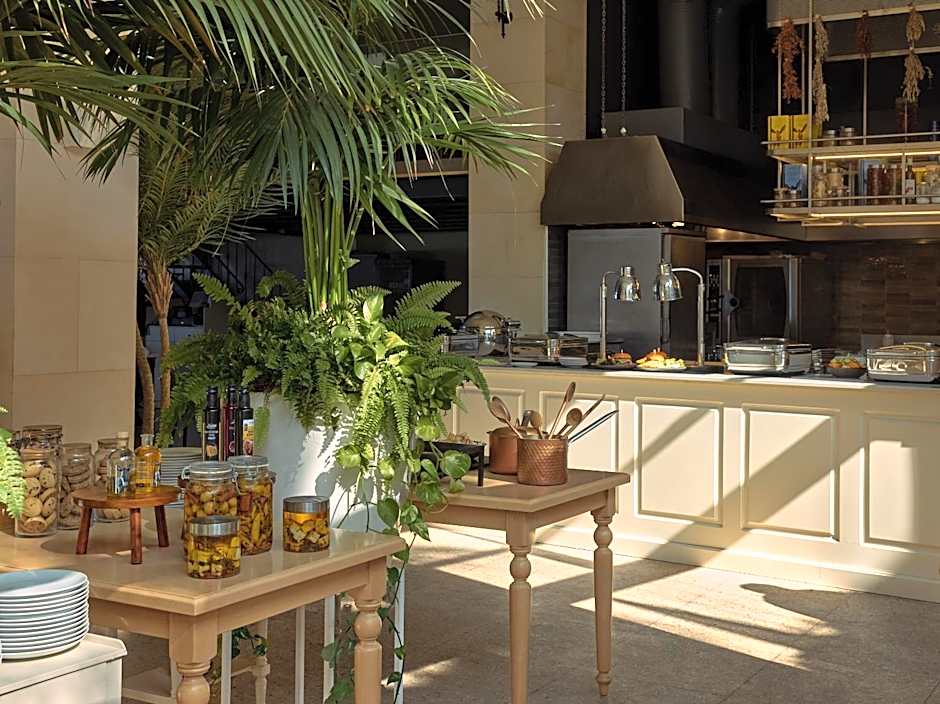 Grecotel Plaza Beach House