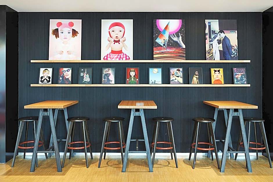 citizenM Schiphol Airport