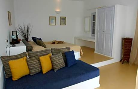 Triple Room with Volcano View