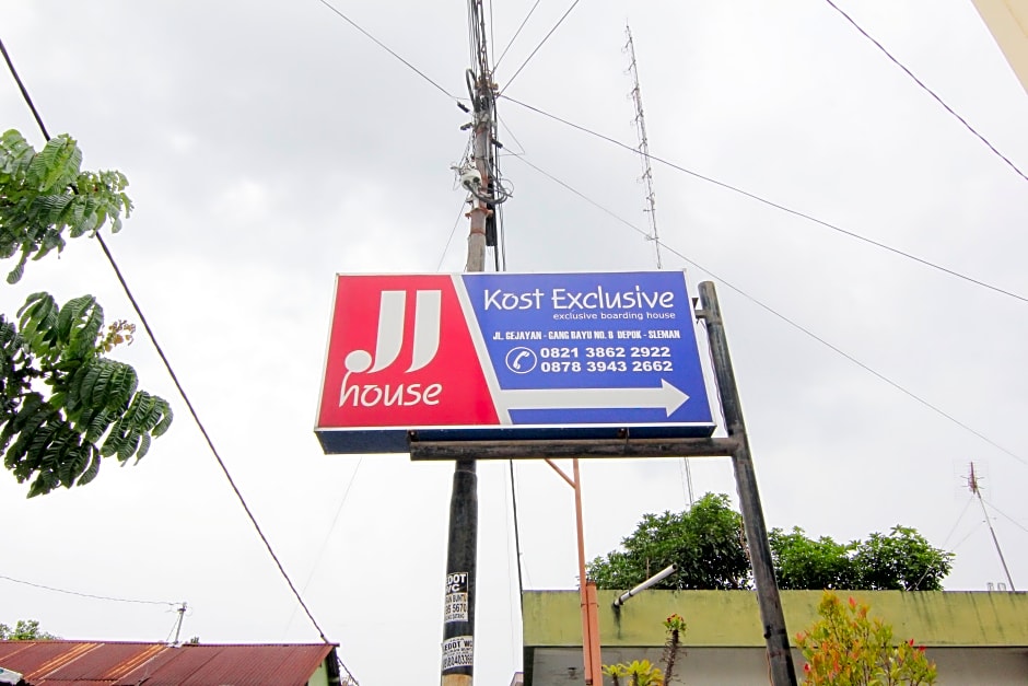 JJ House Gejayan by ZUZU