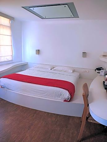 Honeymoon Cozy Corner Room