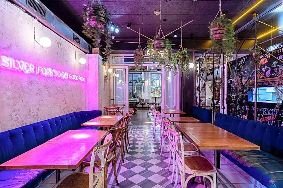 Casa Gracia Barcelona Hostel