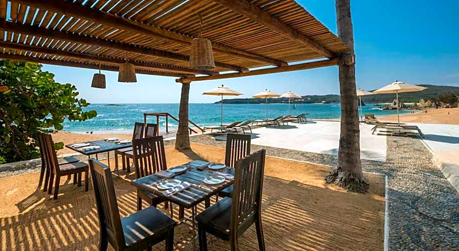 Camino Real Zaashila Huatulco