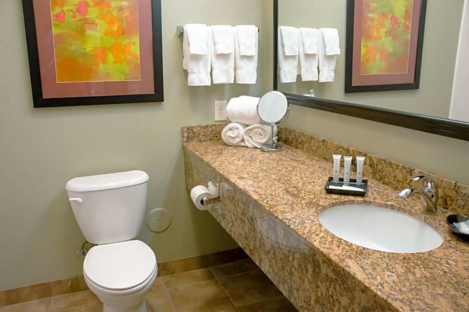 Grand Forks Lodge and Suites