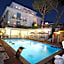 Hotel Villa dei Fiori - sul mare con piscina