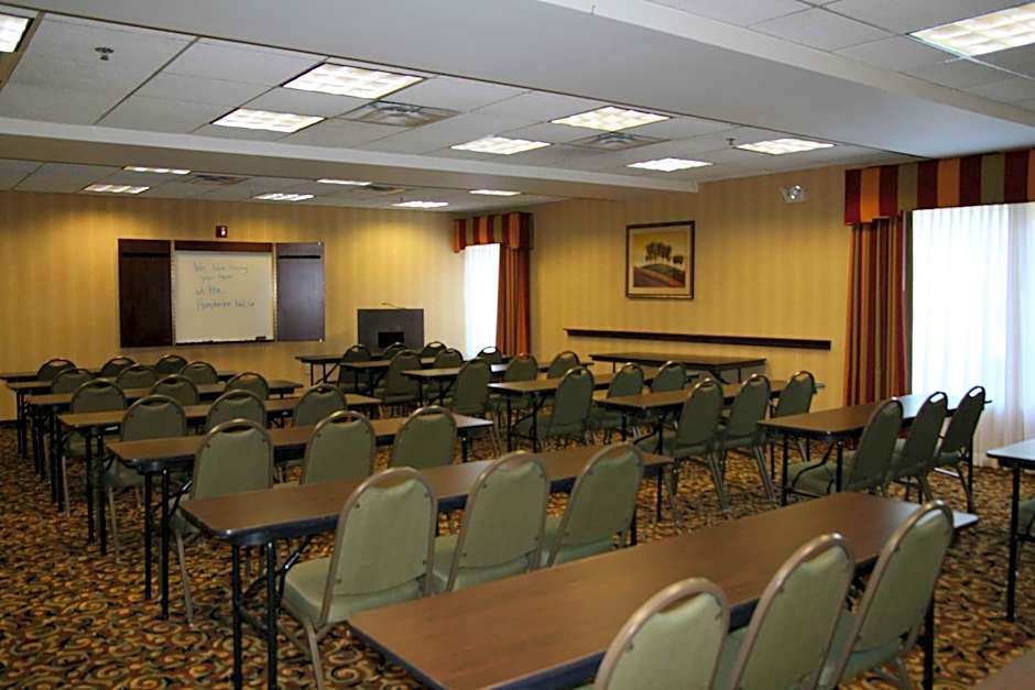 Hampton Inn By Hilton Adel