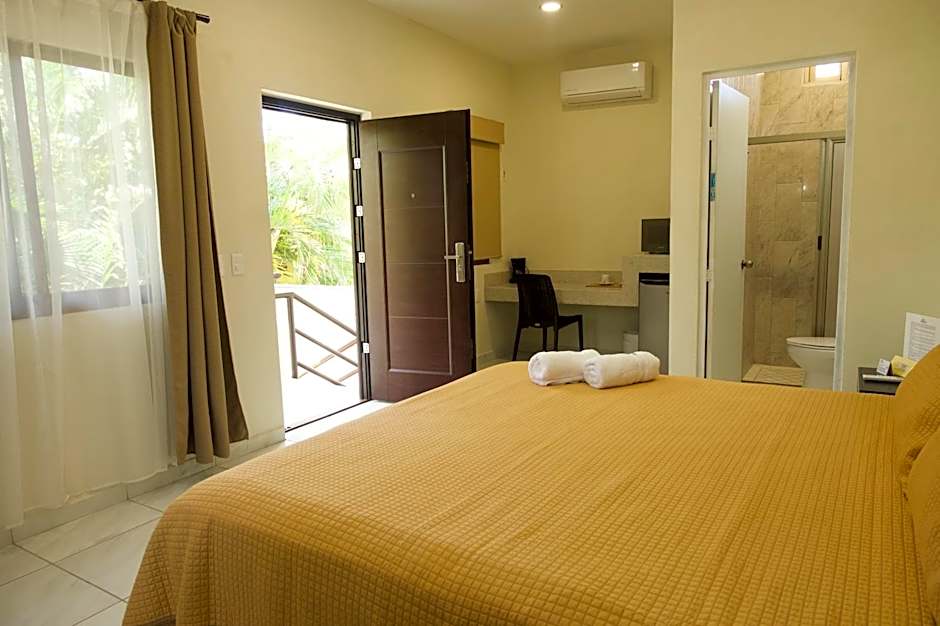 Hotel y Suites Los Encantos