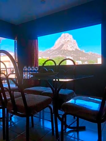 Apartment with Mountain View