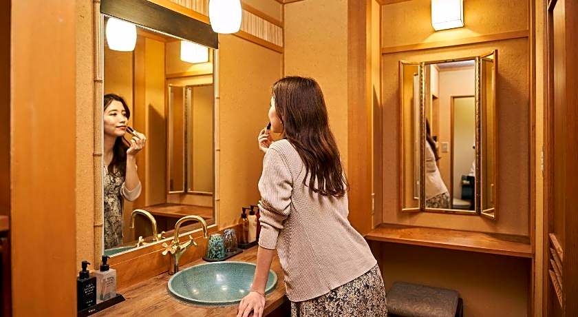 Shima Onsen Toshimaya