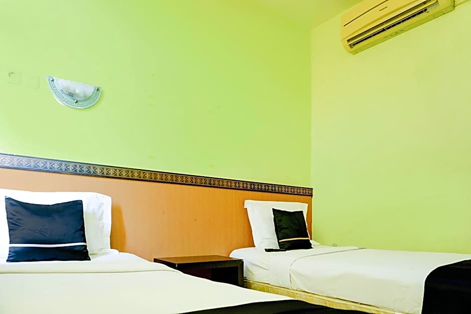 Collection O R.Sukamto Near Palembang Trade Center Mall