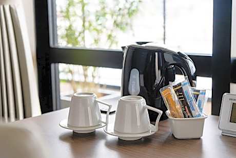 Deluxe Twin Main Building (Non-Smoking)