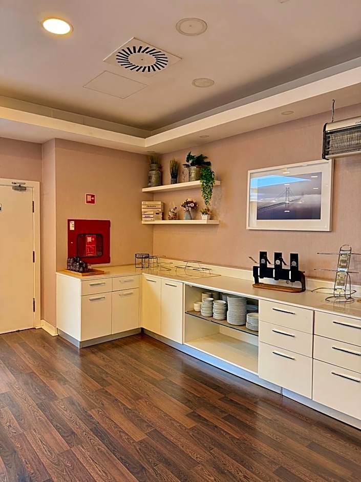 Masa Hotel Almirante