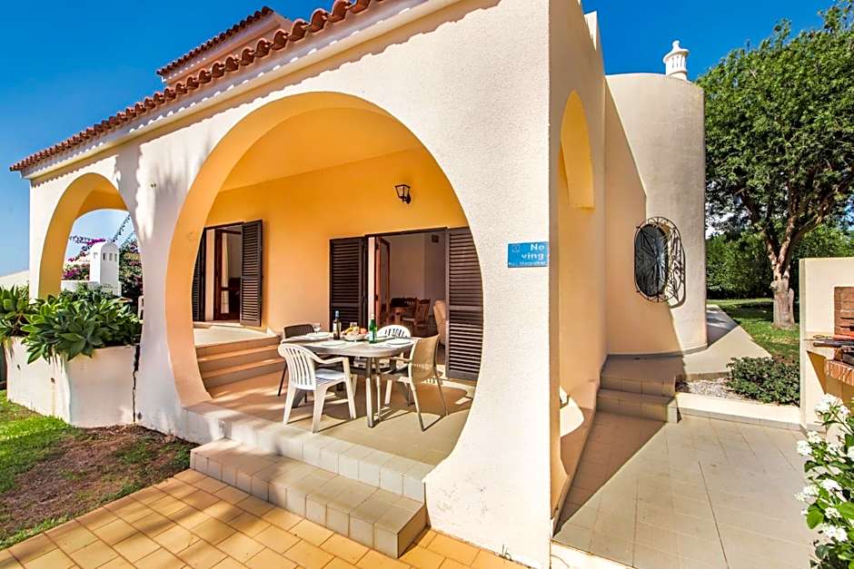 Exclusive Retreat in Vilamoura, private pool, off-street parking, Free AC wifi