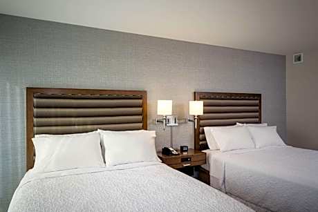 2 Queens Hearing Accessible Nonsmoking