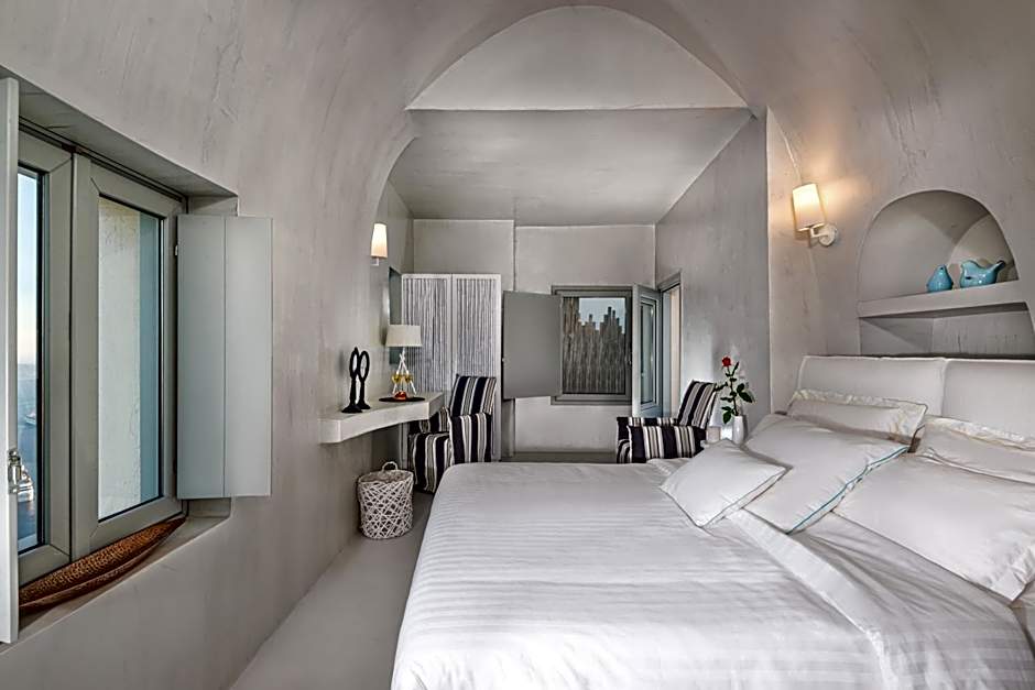 Mythical Blue Luxury Suites