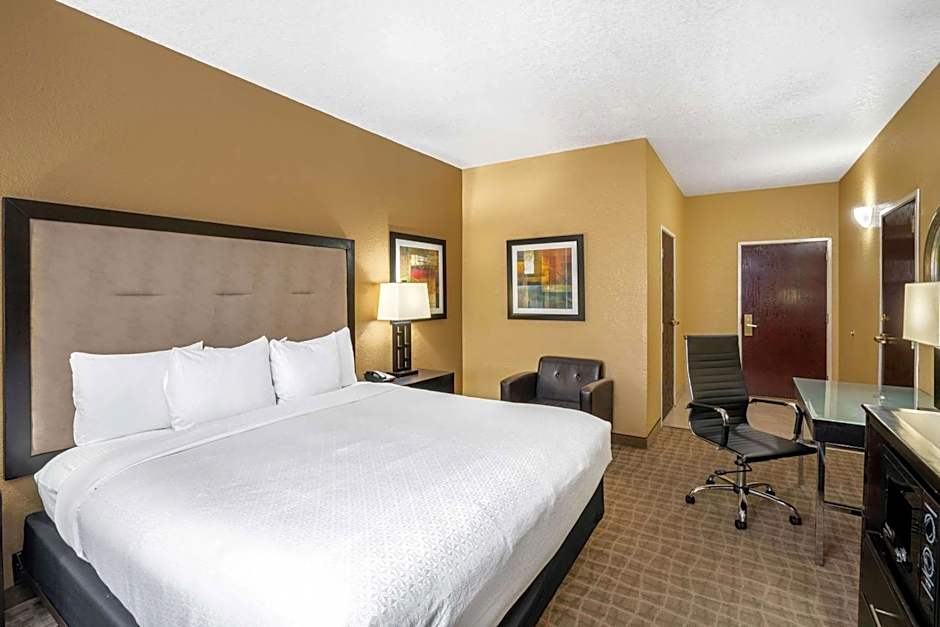 La Quinta Inn & Suites by Wyndham Hot Springs